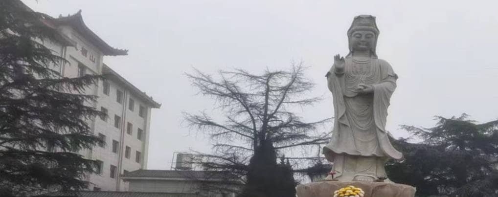 西安鳳棲山墓園南區是否有專門的祭祀區域？