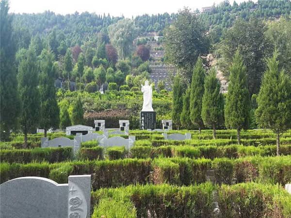 除了壽陽山墓園和高橋墓園外，西安還有哪些值得推薦的公墓？