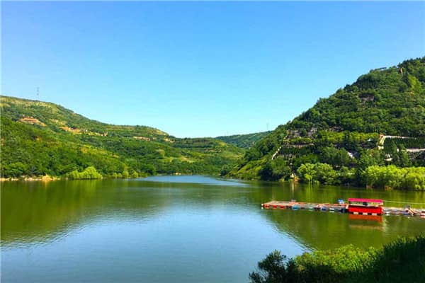 西安壽陽山骨灰墓園公墓位于西安市東南郊（看墓隨拍）