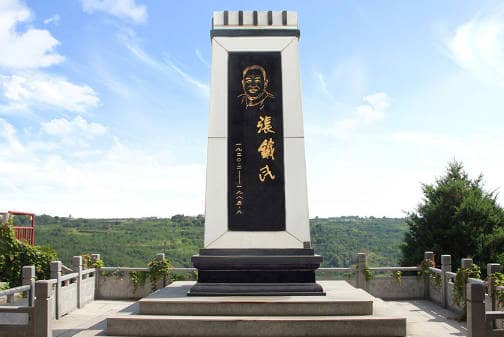 西安壽陽山公墓在長安區(qū)的墓地市場(chǎng)中有什么特色或優(yōu)勢(shì)